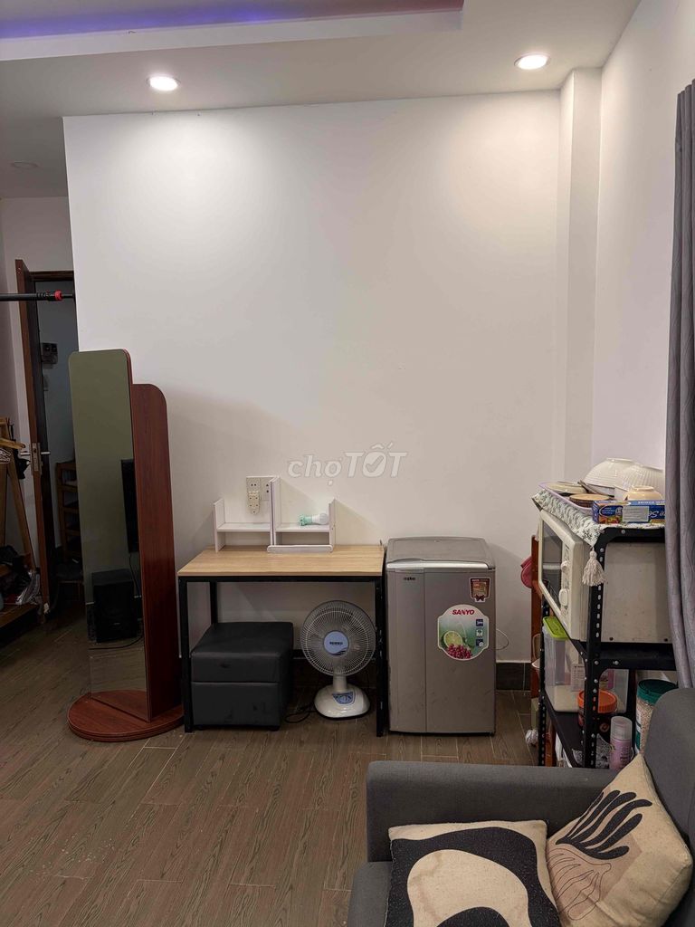 Фото 2: Сдам полностью меблированную комнату в центре