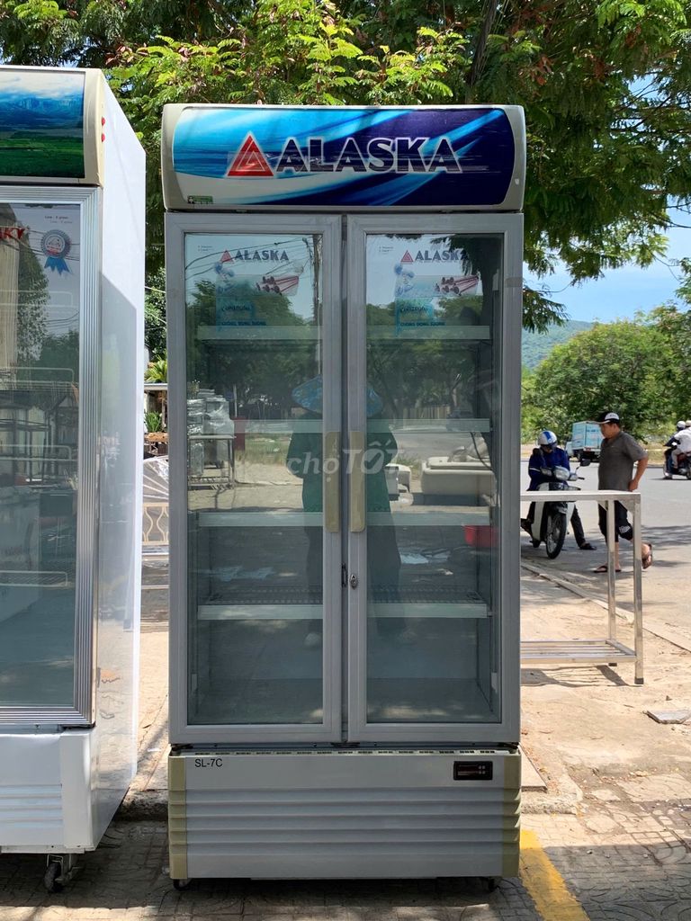 Стеклянный шкаф 2 дверцы