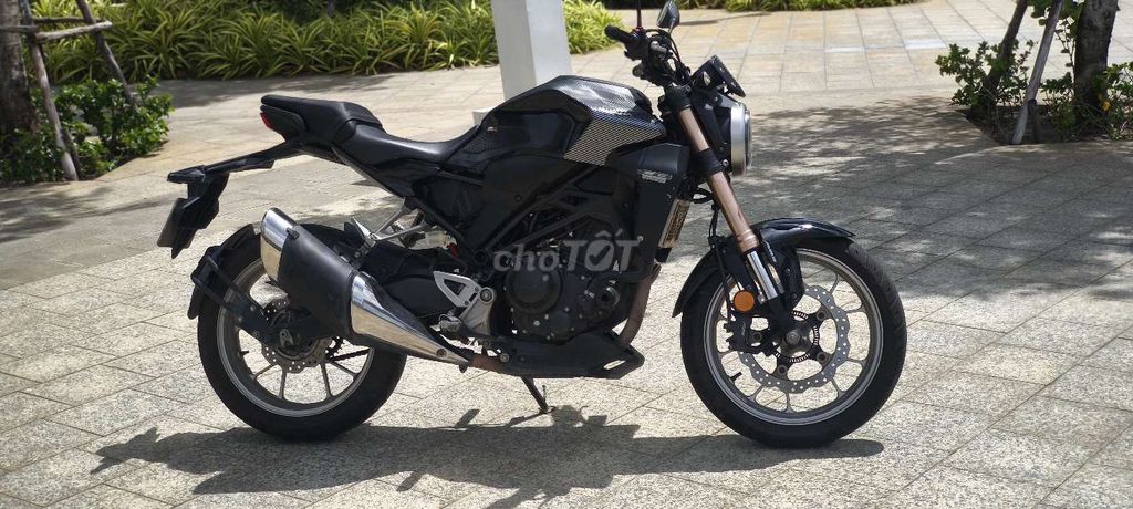 Фото 3: Продам Honda CB300R черный или обмен на другой мотоцикл