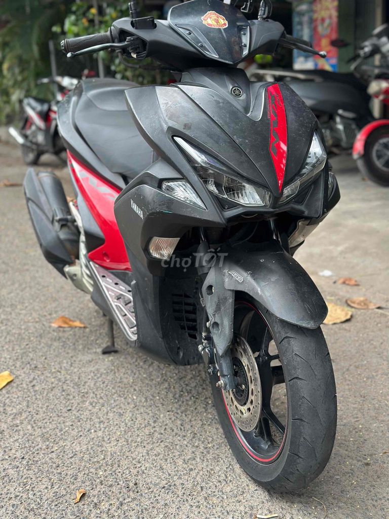 Фото 2: Yamaha NVX 155cc черно-красный