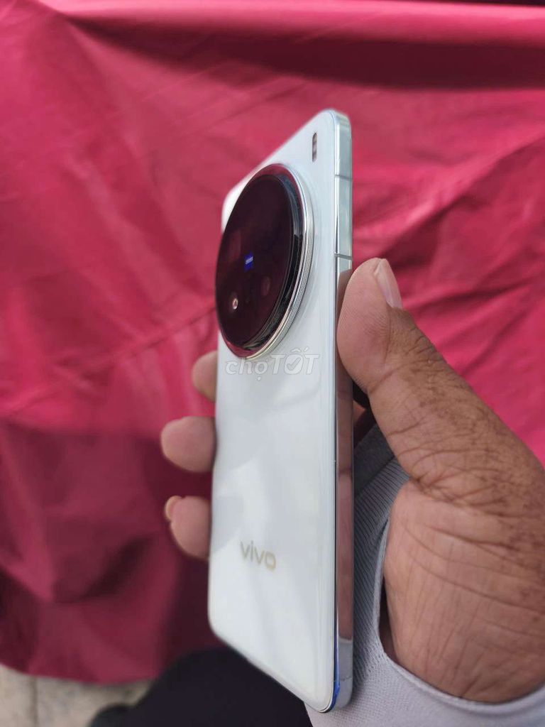Фото 2: Vivo X200 Pro 12GB/256GB белый, батарея 95%
