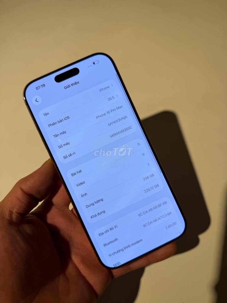 Фото 3: iPhone 16 Pro Max 256GB золотой 98%