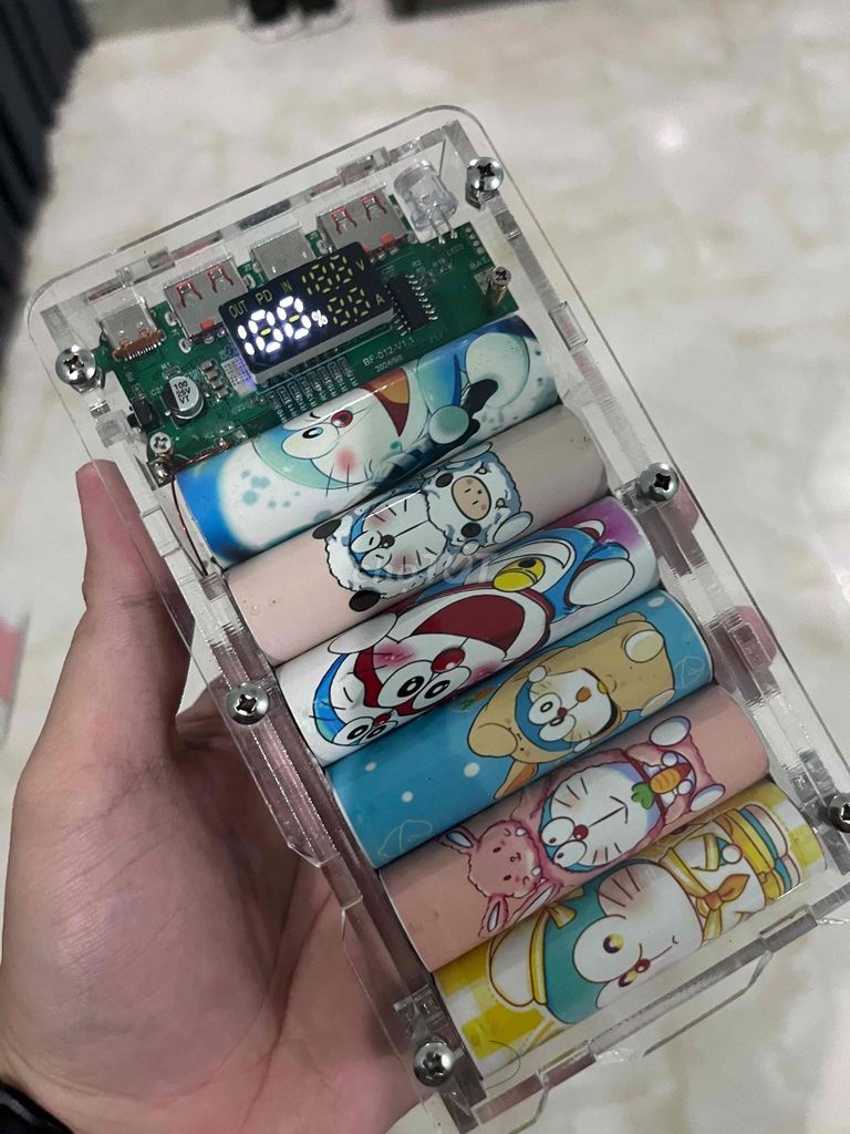 Внешний аккумулятор 30.000mAh с прозрачным корпусом, на элементах 18650