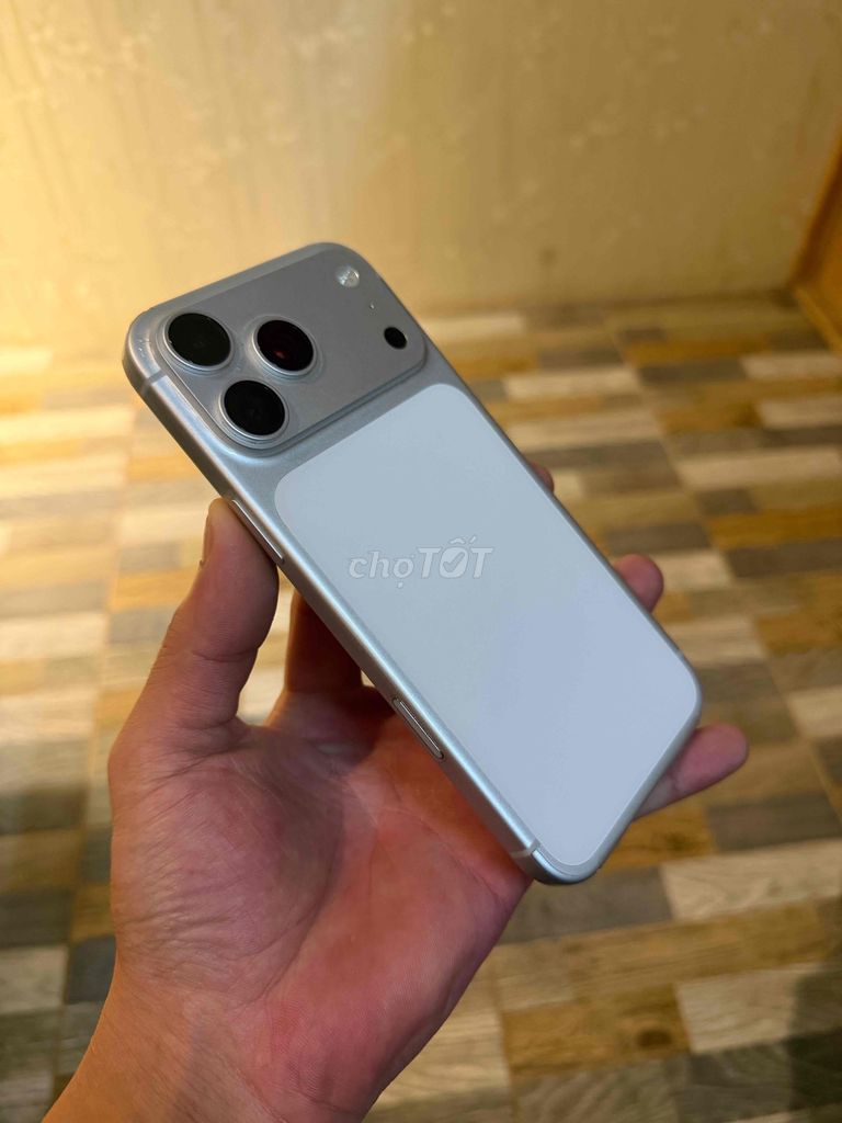 Фото 3: iPhone 17 Pro Max 256GB Белый