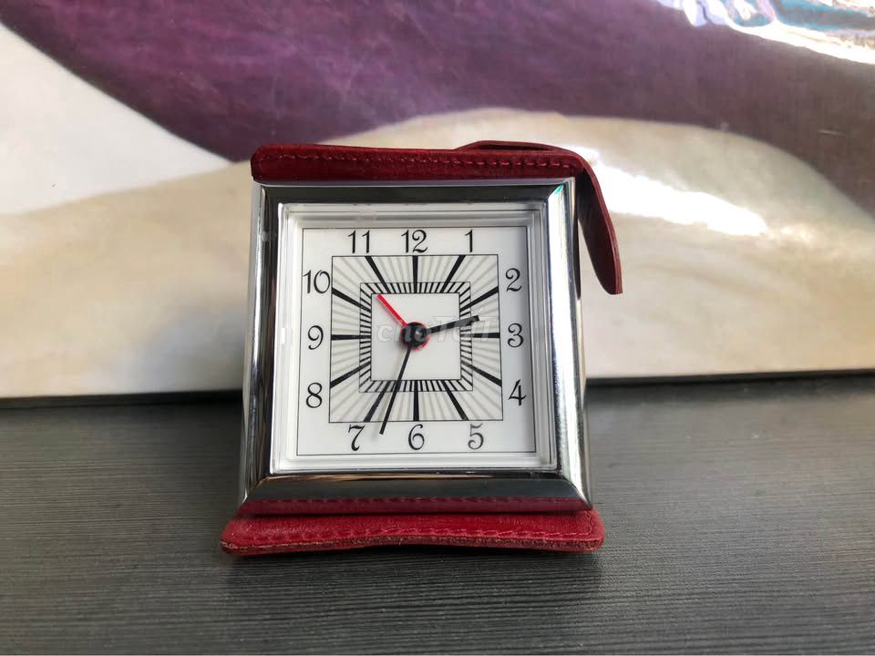 Будильник Shiseido Красная кожа