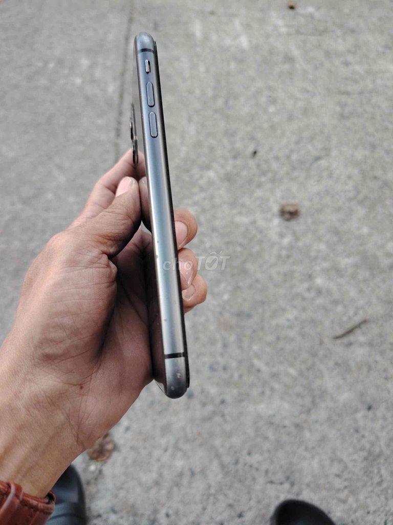 Фото 3: Apple iPhone 11 64GB черный, батарея 80%