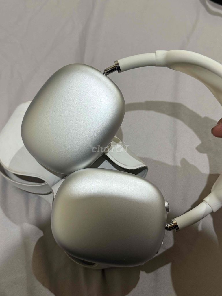 Фото 2: Наушники Apple AirPods Max серебристые с шумоподавлением