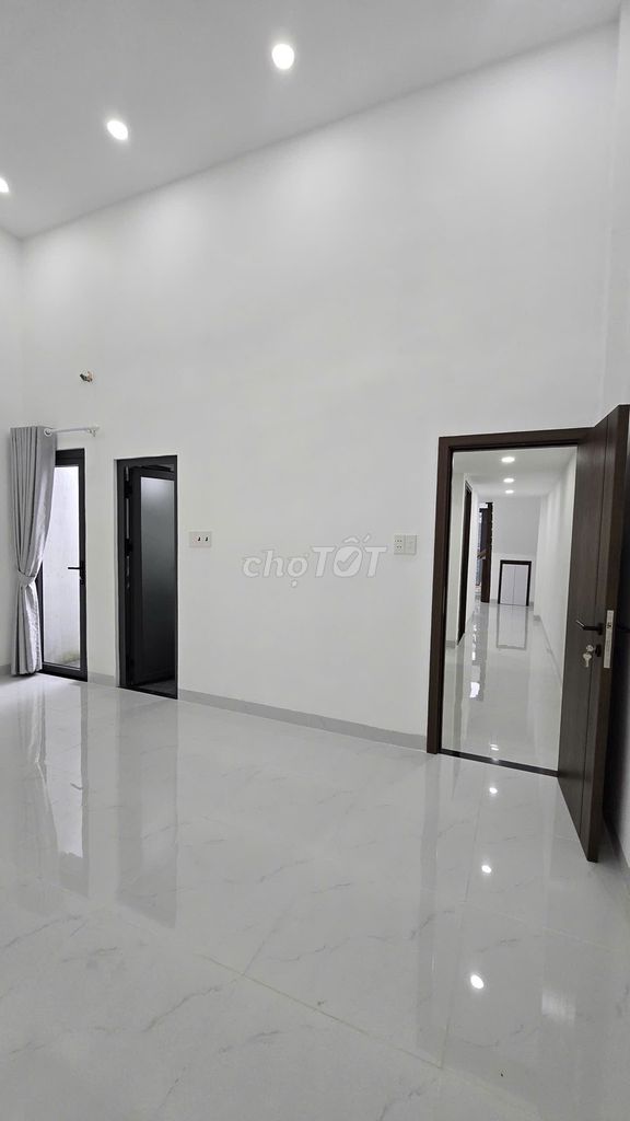 Nhà Trưng Vương 3 ngay Trường CĐ Giao thông vận tải 5.2x18m, 4PN