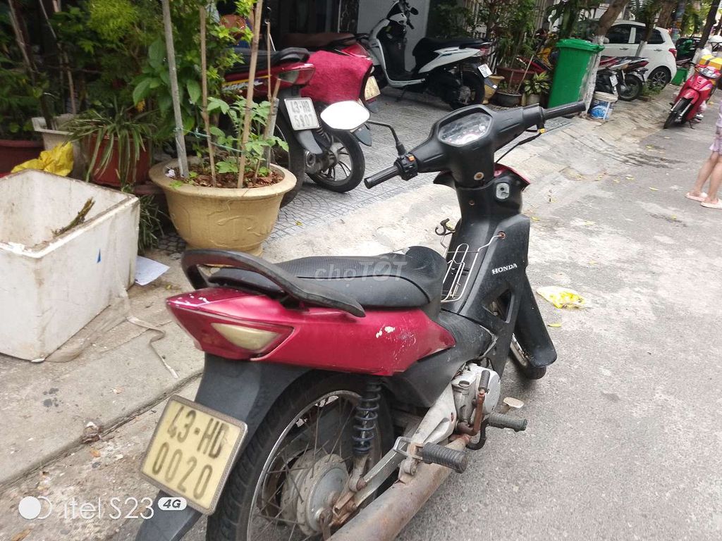 Фото 3: Honda 50cc красный черный, полностью оригинал, плавный ход