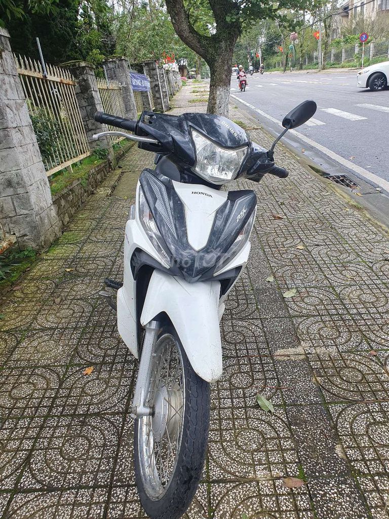 Honda Wave RSX FI 2018, белый, чёрный