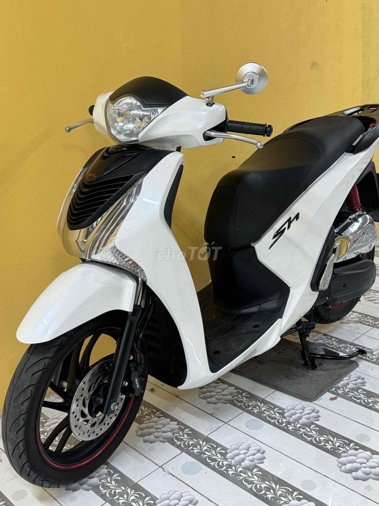 Фото 2: Honda SH 125 2015 Trắng đen