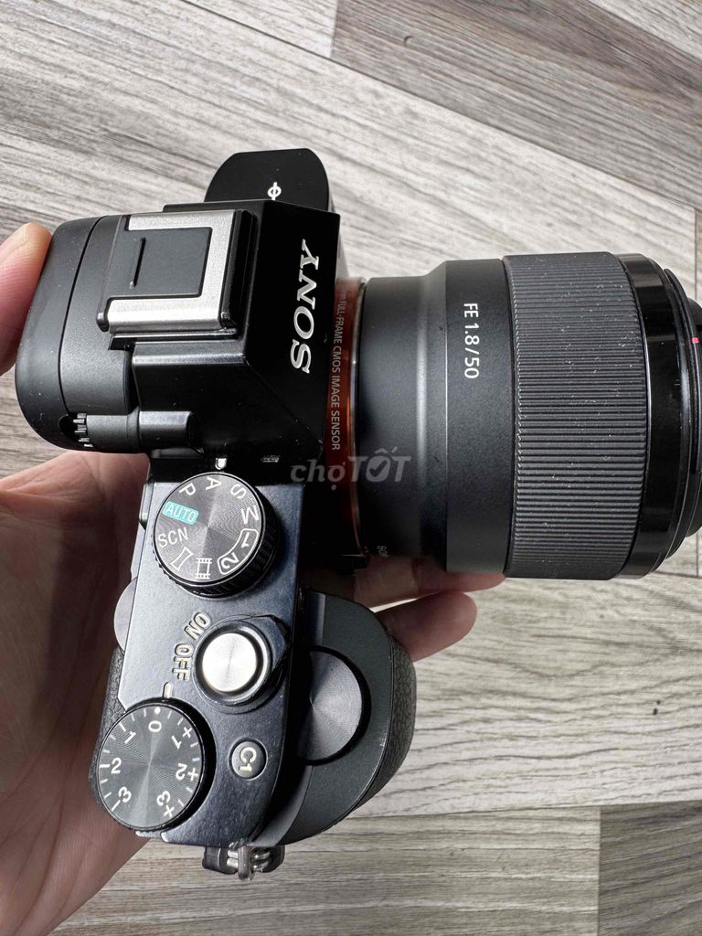 Фото 3: Sony A71 объектив 50 1.8 чёрный, совсем новый