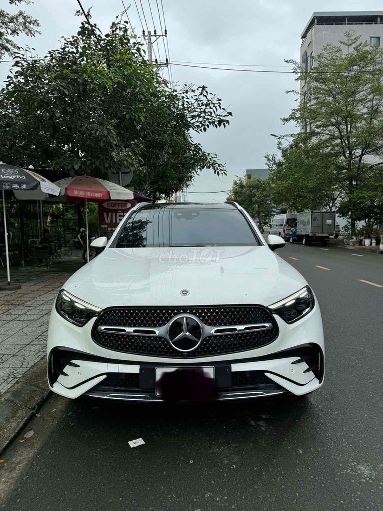 Mercedes-Benz GLC 300 V1 2023 белый 30 000 км