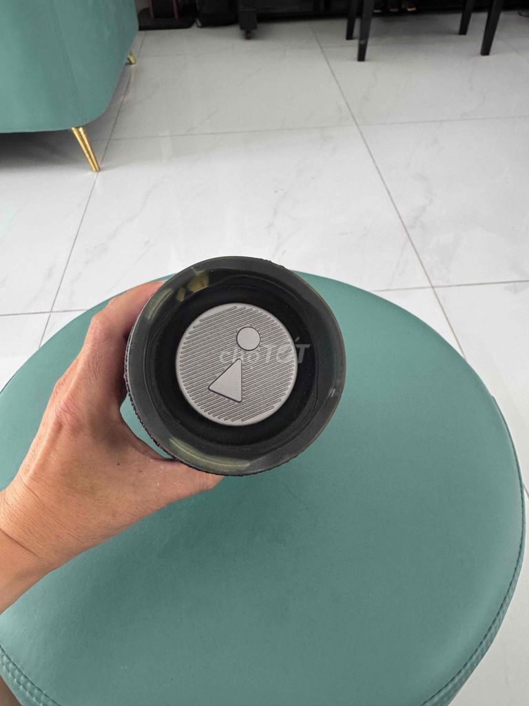 Фото 3: Колонка Bluetooth JBL Charge 4 Черная, б/у