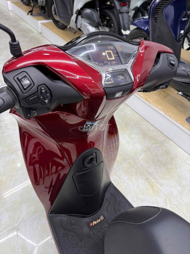 Фото 2: Honda SH 150 ABS 2021 Красный