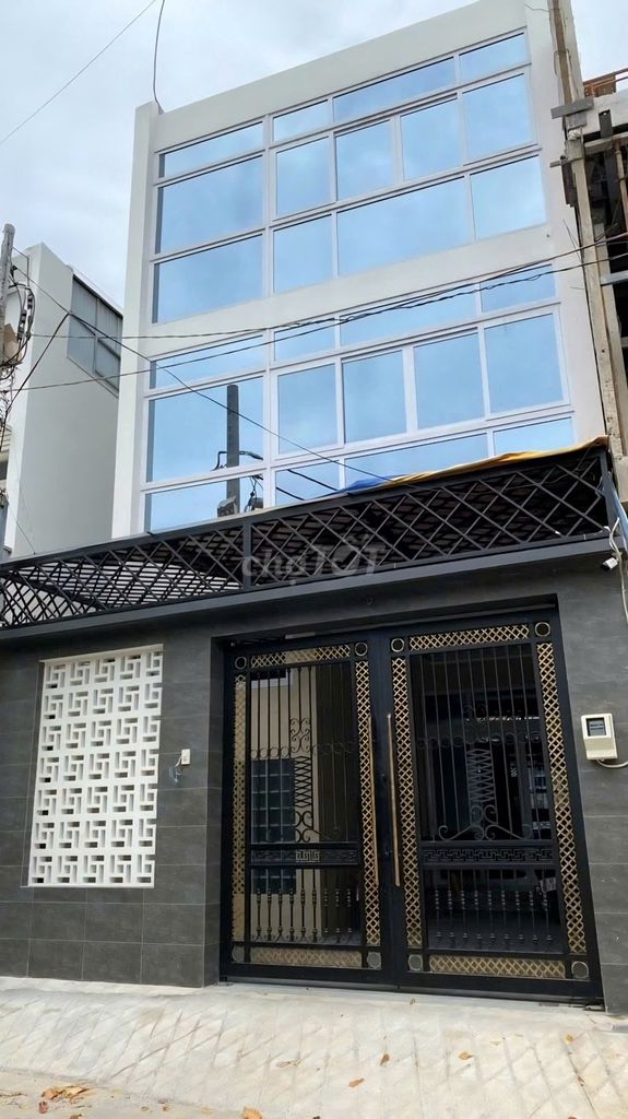ДОМ НА УЛИЦЕ ХОАНГ ХОА ТХАМ, ПЛОЩАДЬ: 7x18 м, 1 ЭТАЖ + 2 ЭТАЖА, СДАЁТСЯ В АРЕНДУ