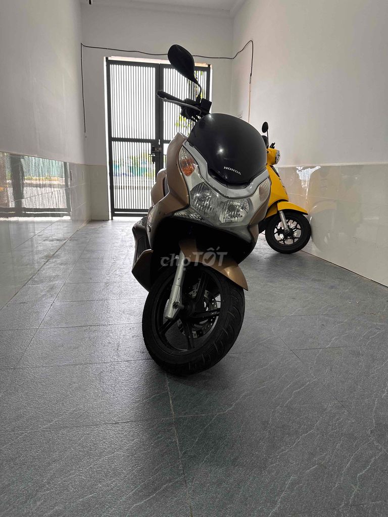 Фото 2: Honda PCX 2011, коричневый