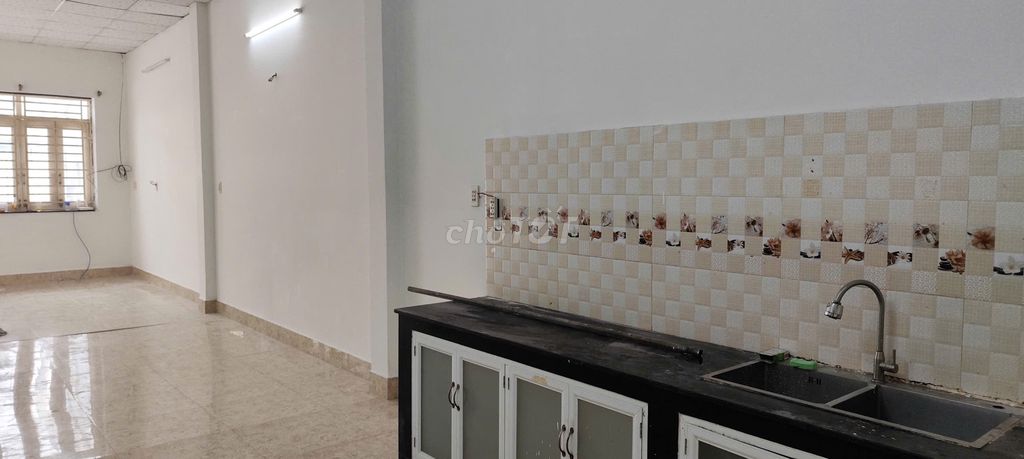 Фото 2: Сдается дом 6 x 22 м, просторный, рядом с Aeon, автовокзал Миен Тай, торг возможен