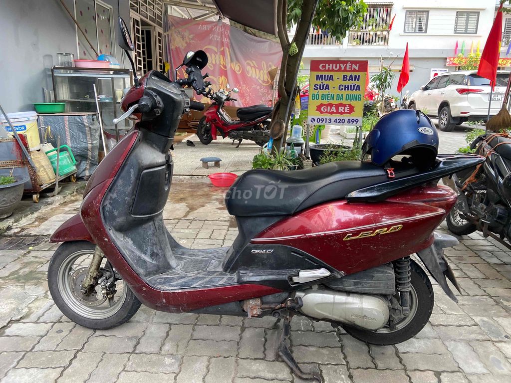 Фото 3: Honda Lead Красный скутер