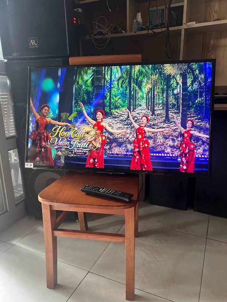 Фото 3: Телевизор Sony KDL-40R550C черный 40 дюймов