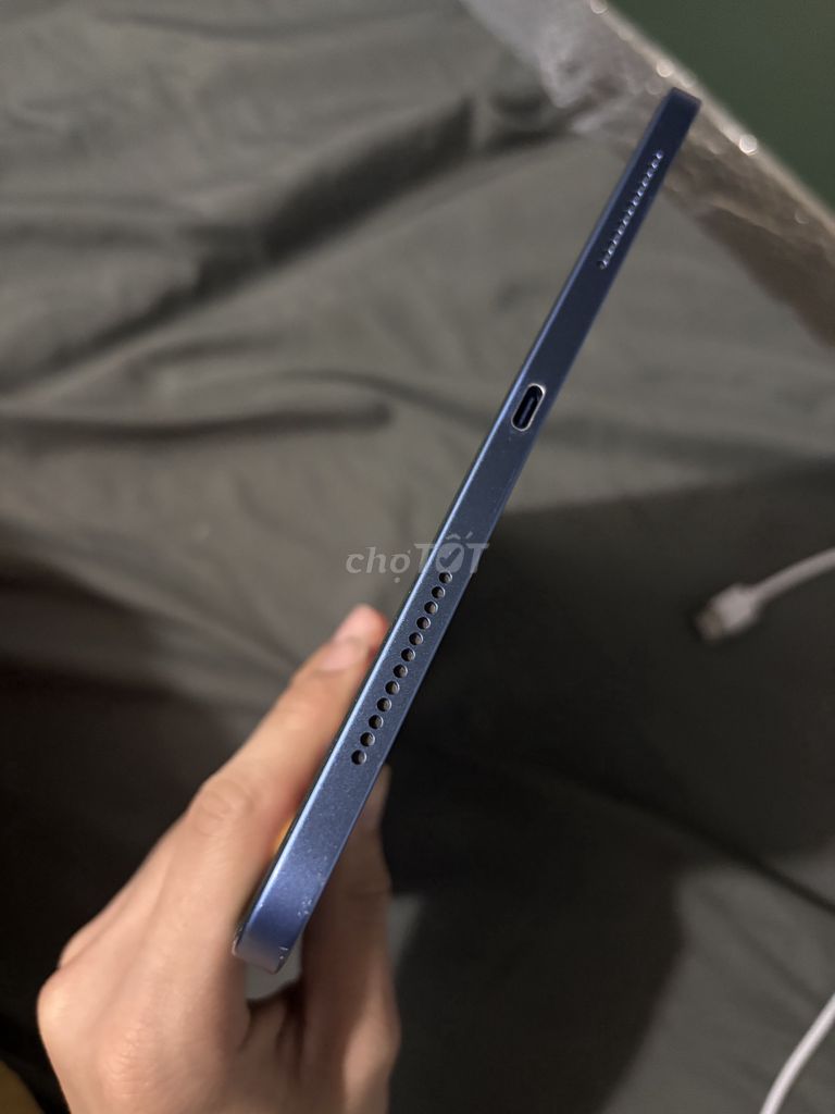 Apple iPad A16 синий, лёгкие царапины, 94% T1/2027