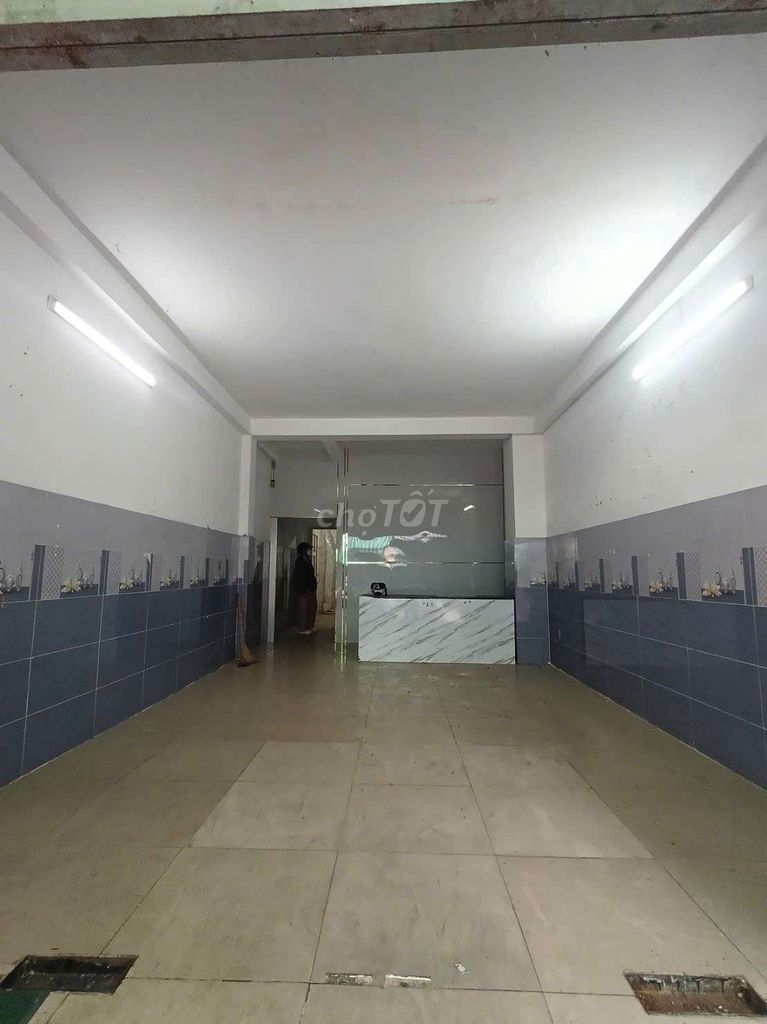 Аренда дома MKTD в общежитии Фулам B — широкий тротуар, парковка для автомобиля, комфортная торговля