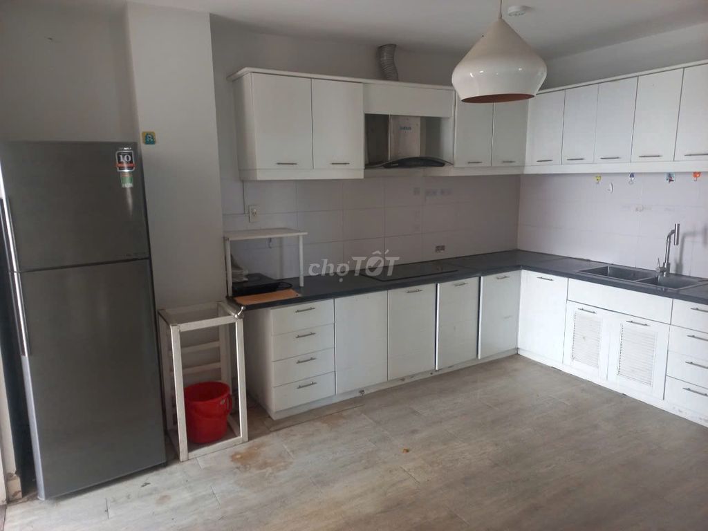 Фото 2: Квартира 3 спальни — 97 м² — с мебелью, цена 15 млн/мес — ЖК Hoa Sen — 262 Lạc Long Quân