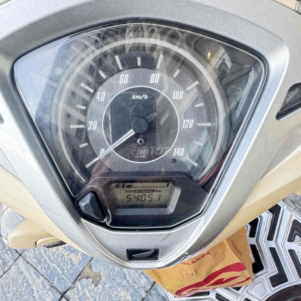 Фото 2: Honda Lead 2019 Золотисто-коричнево-серебристый 54051 км