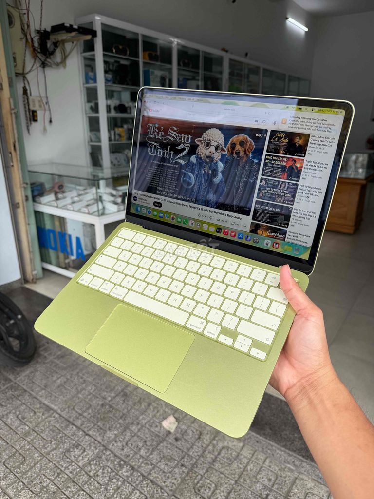 Фото 3: Apple Macbook Neo 8GB/512GB Зеленый как новый