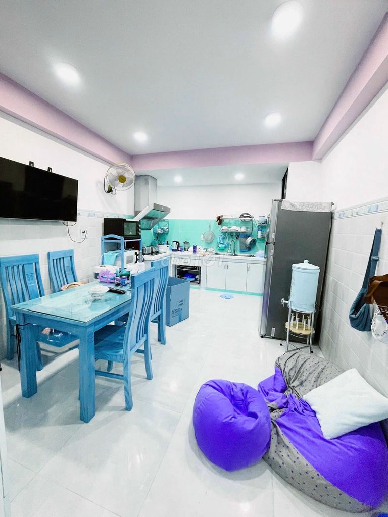Продажа дома на Хоанг Хоа Тхам, Биньтхань, 36м², 6 спален, 5 этажей, рядом с рынком Батьеу