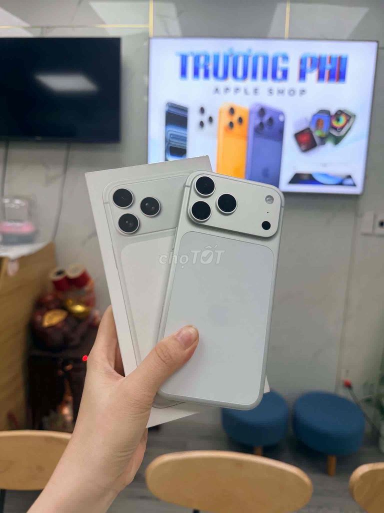 Apple iPhone 17 Pro Max 256GB Белый Б/у