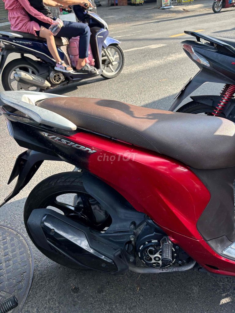 Фото 2: Honda Vision 2017 красный, 36000 км