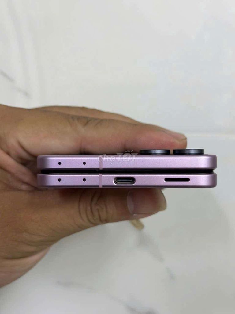 Фото 3: Samsung ZFlip8 256GB Фиолетовый