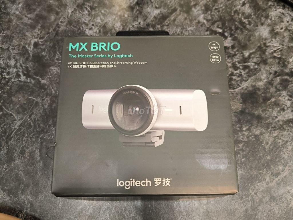 Фото 2: Веб-камера Logitech MX Brio 4K Серебристая