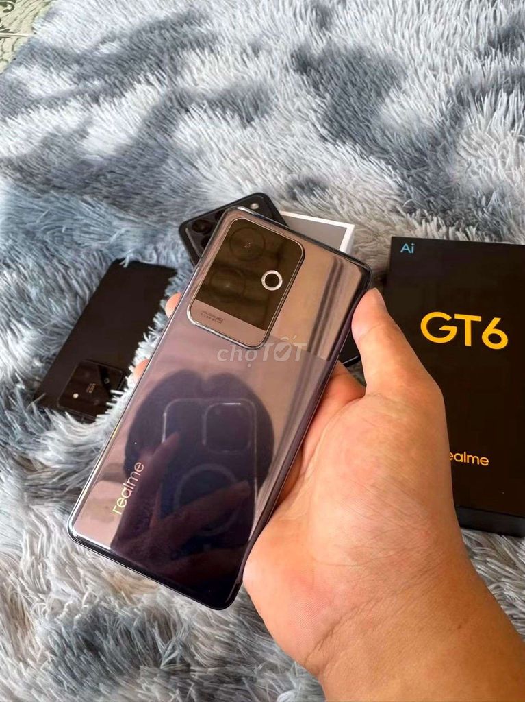 Realme GT 6 12GB/256GB Новый