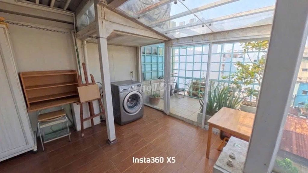 Фото 2: Аренда дома в переулке Фан Данг Луу — 100 м от фасада, 3 спальни, 3 санузла, 4 этажа