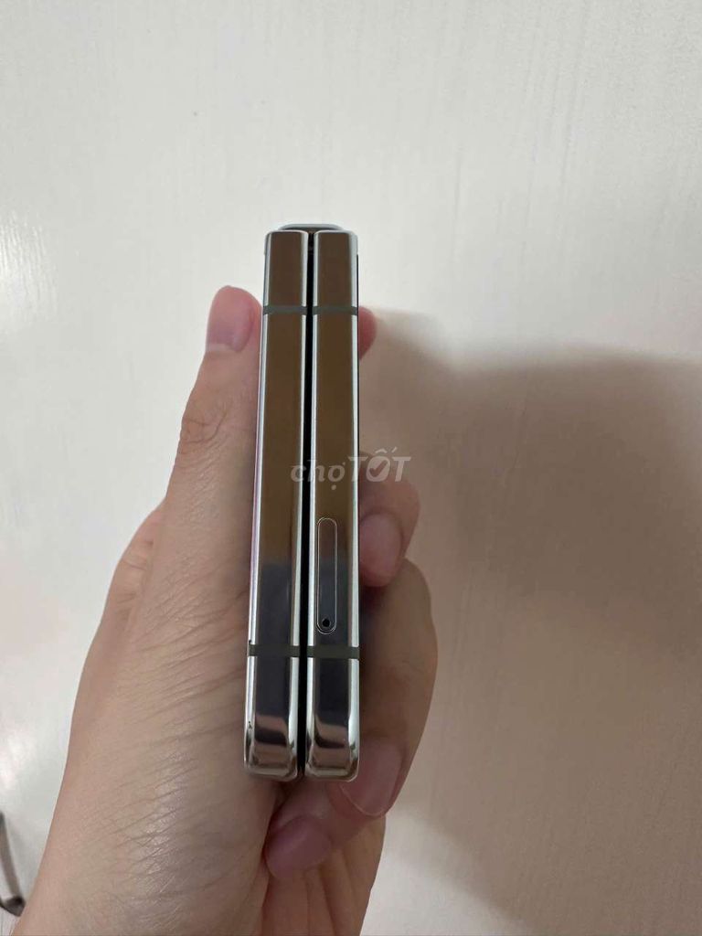 Фото 3: Samsung Z Flip 5 синий 256GB 5G