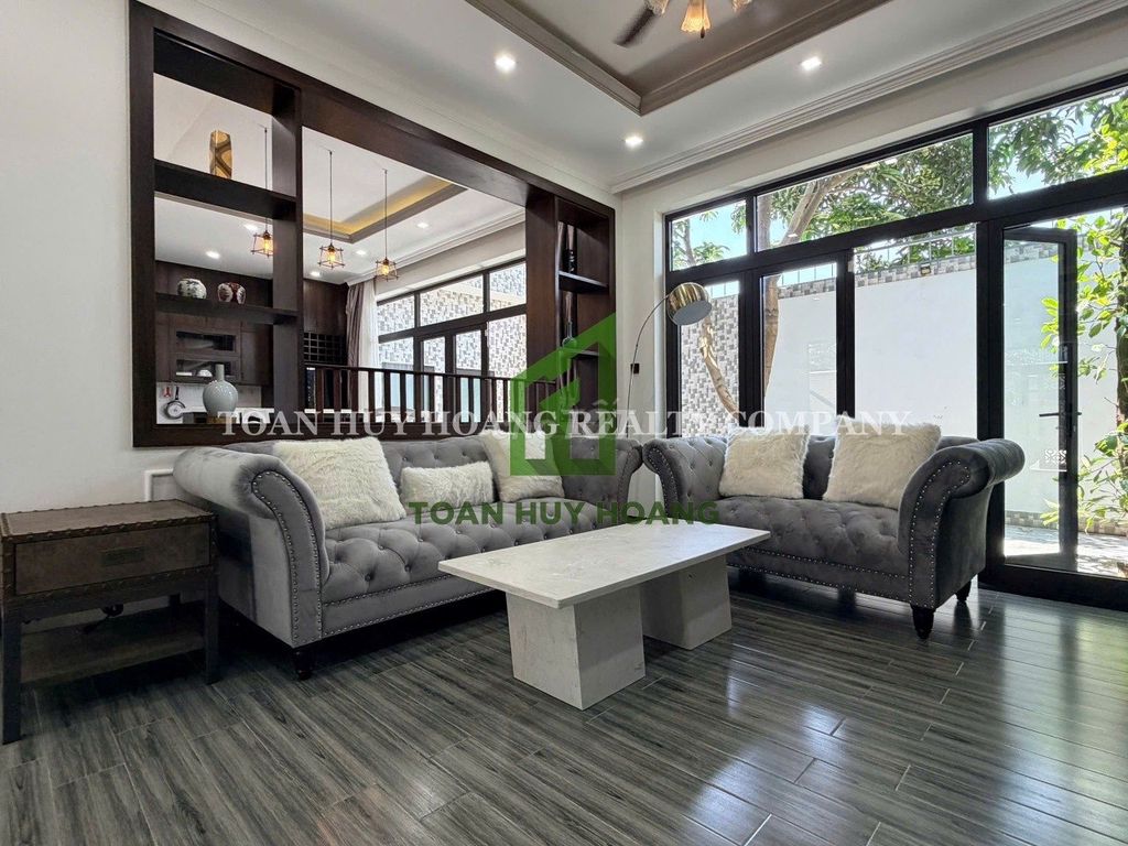 Вилла в районе Най Хиен Донг, Дананг | 180м² | 3 спальни | Гараж для автомобиля