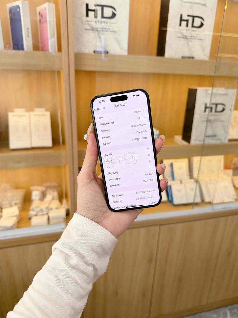 Фото 2: Apple iPhone 15 Pro 128GB черный