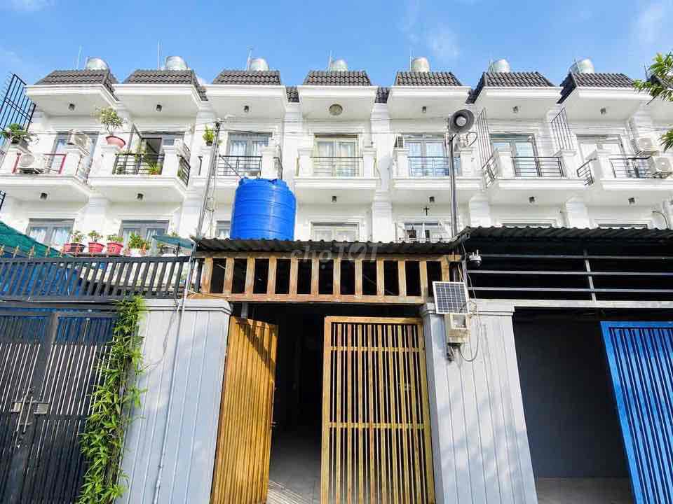 Дом 2 этажа, реальная площадь 3,2*16, совместная собственность