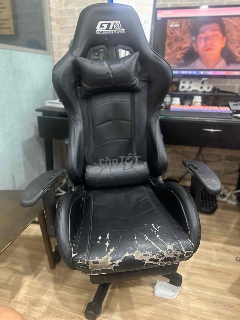 Игровое кресло GT@ из черной кожи