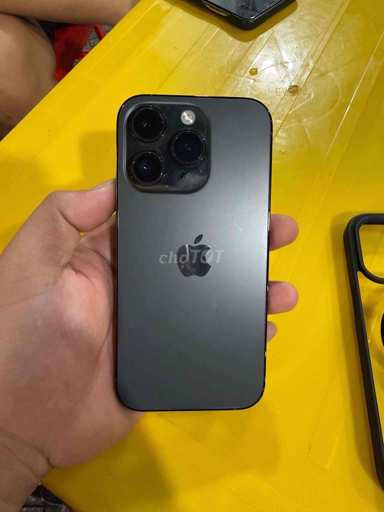Apple iPhone 14 Pro 128GB Международная версия, черный, заменена батарея