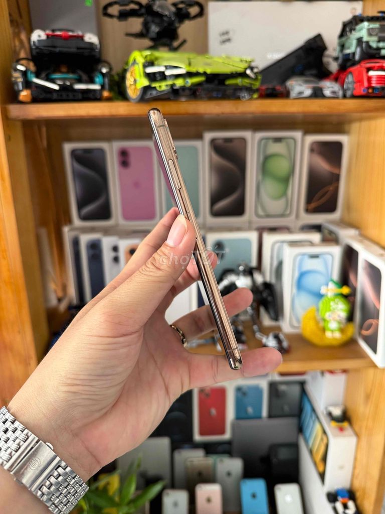 Фото 2: Apple iPhone XS Max 64GB золотой, как новый