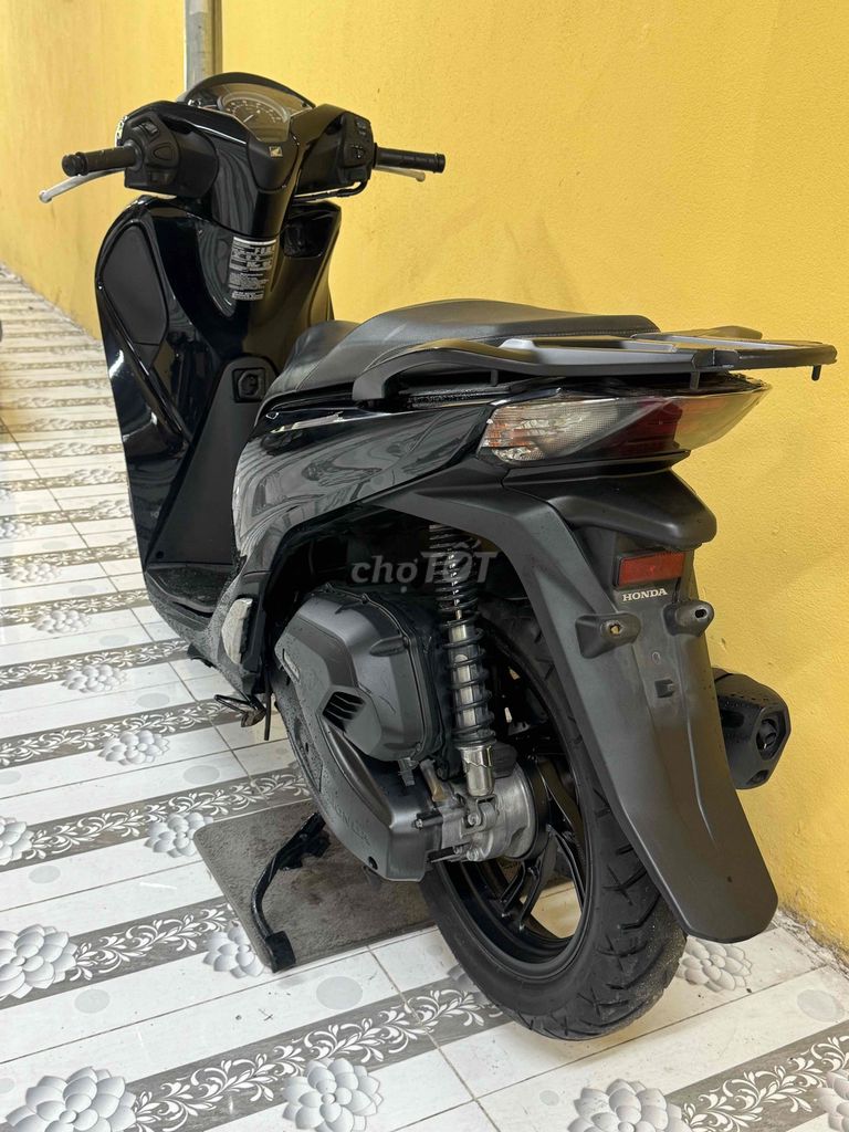 Фото 3: SH 125 đời 2018 đen bóng, bao sang tên bấm số mới