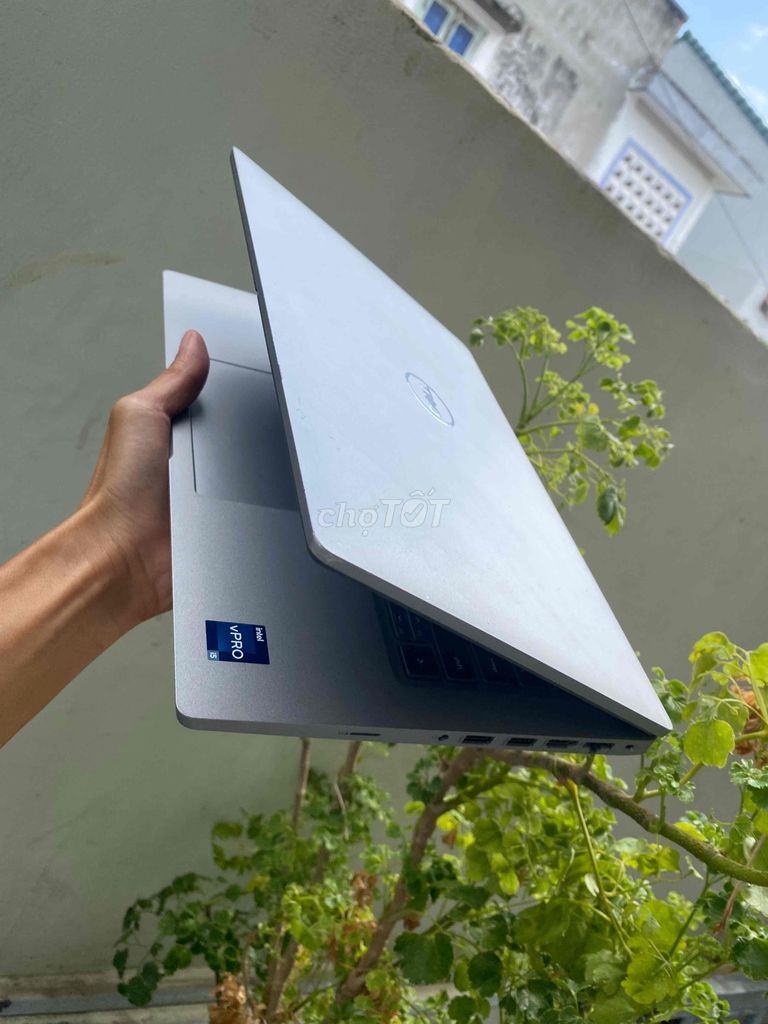 Фото 3: Dell Latitude 5430 i5 1245U 14 inch 16GB/512GB