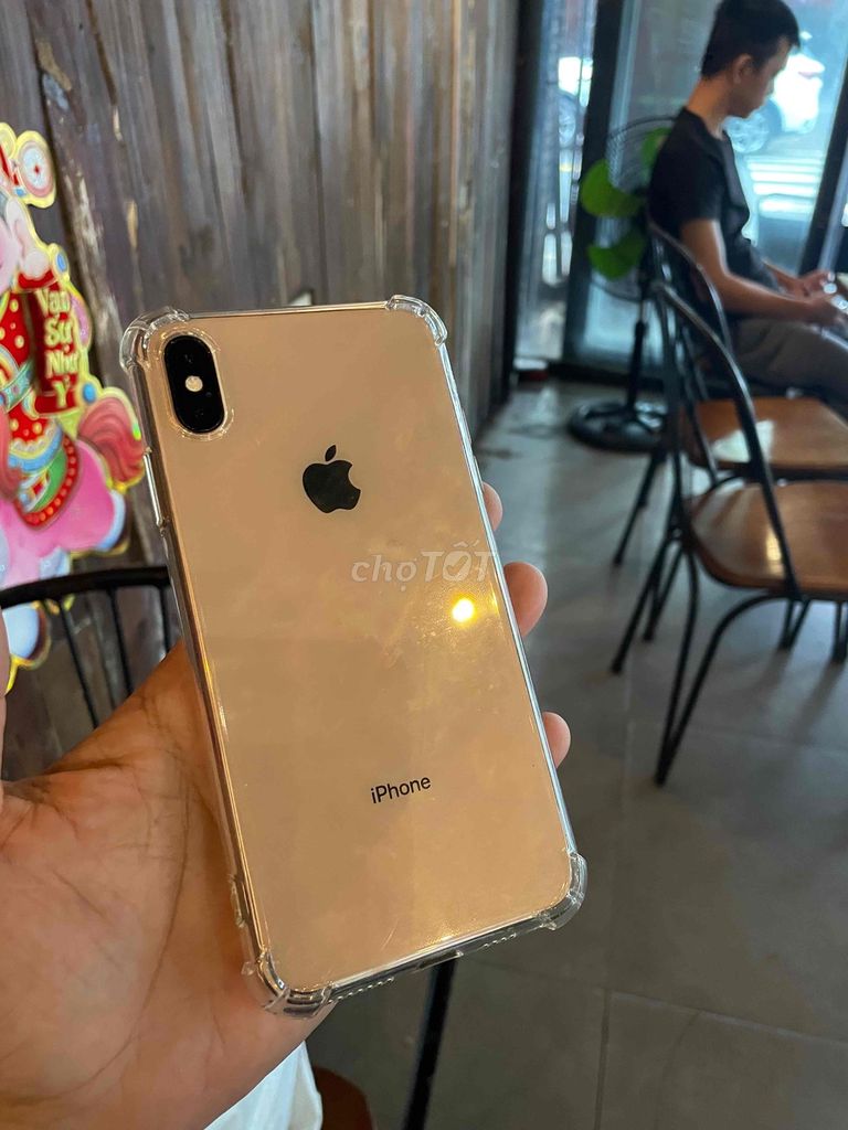 Фото 3: Apple iPhone XS Max Золотой