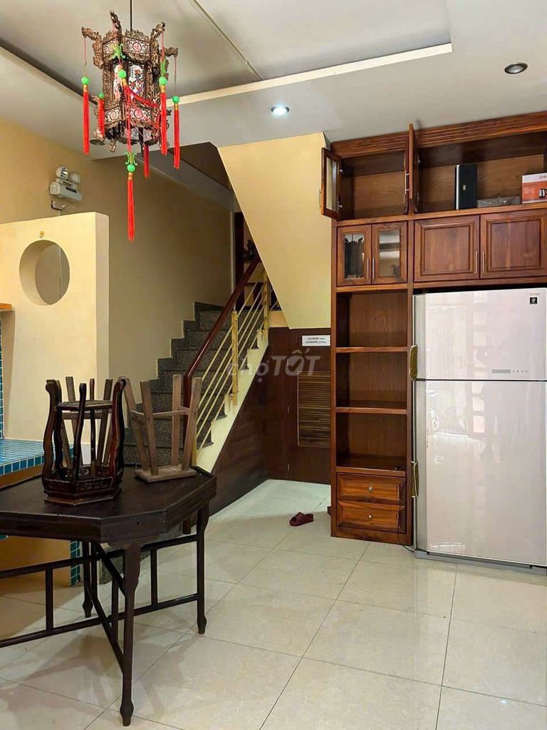 Дом 1 этаж + 3 этажа, 3,5x9 м, 3 спальни, 4 санузла, переулок на улице Дỗ Куанг Дẫu