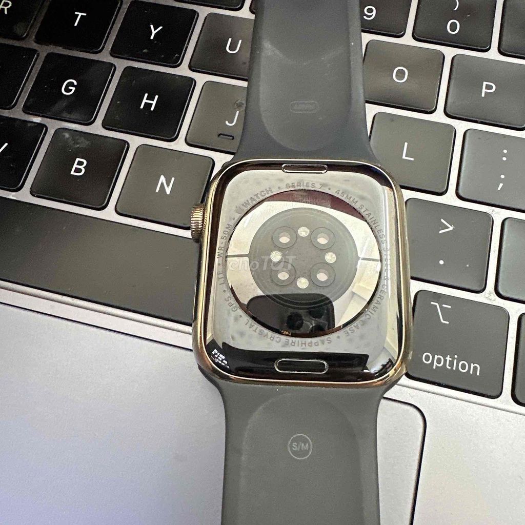 Фото 2: Apple Watch Series 7 45 мм, золотой (Gold), 99%