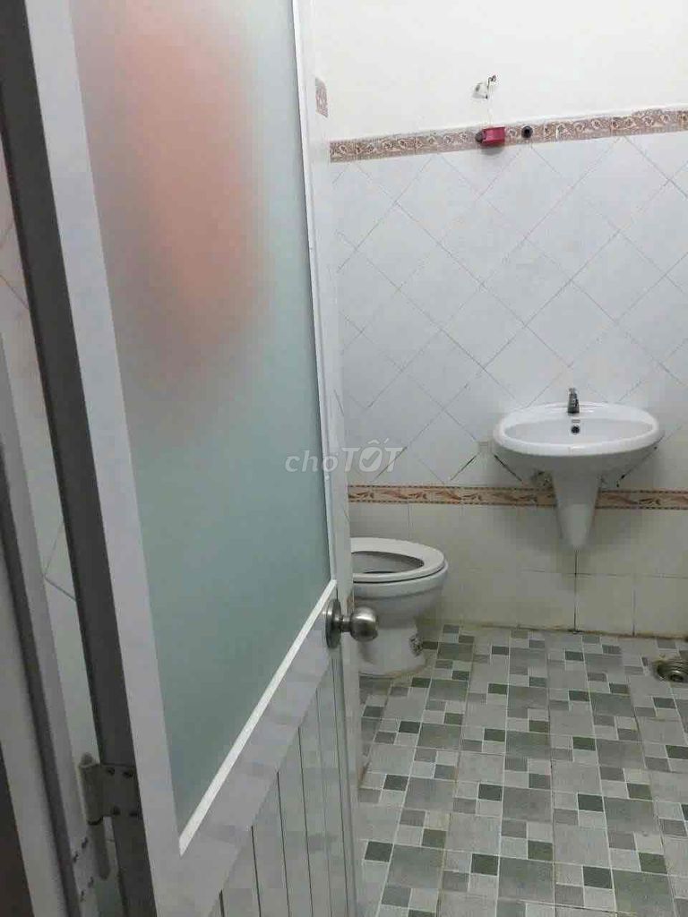 Фото 2: Сдаётся дом целиком, переулок 656 Куанг Чунг, квартал 11, Зо ВАП
