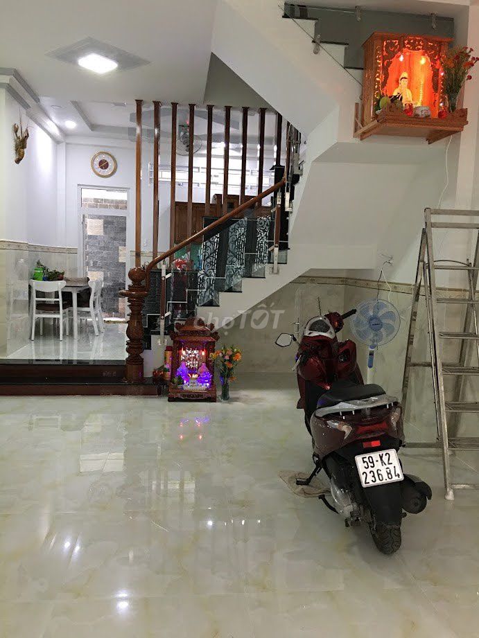 Q8 Giáp VVKiệt - C/CHỦ CHO THUÊ NHÀ 3 LẦU 13TR